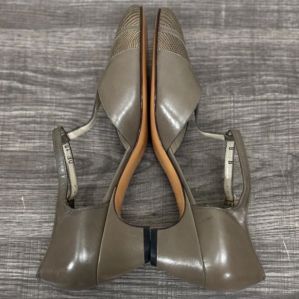 Ferragamo T-Strap Kitten Heels [S6331] - Picture 4 of 13
